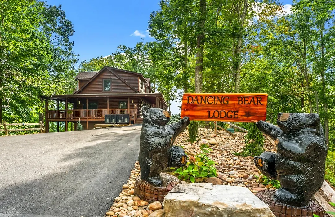 Dancing Bear Lodge By Stony Brook Cabins-1