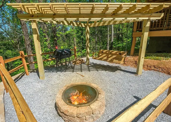 Little Bear Cabin Gatlinburg